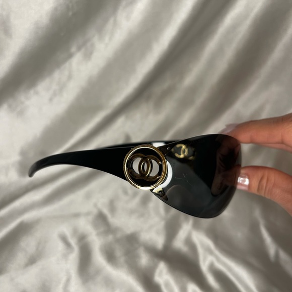 Chanel Sunglasses - Picture 4 of 11